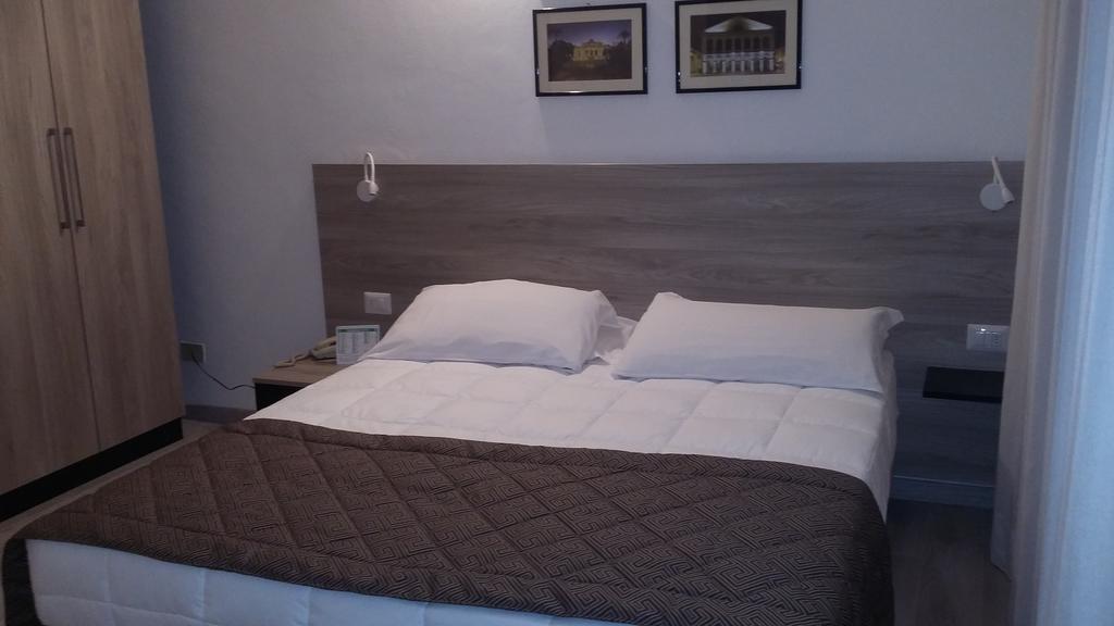 Hotel Citta' Livorno Esterno foto