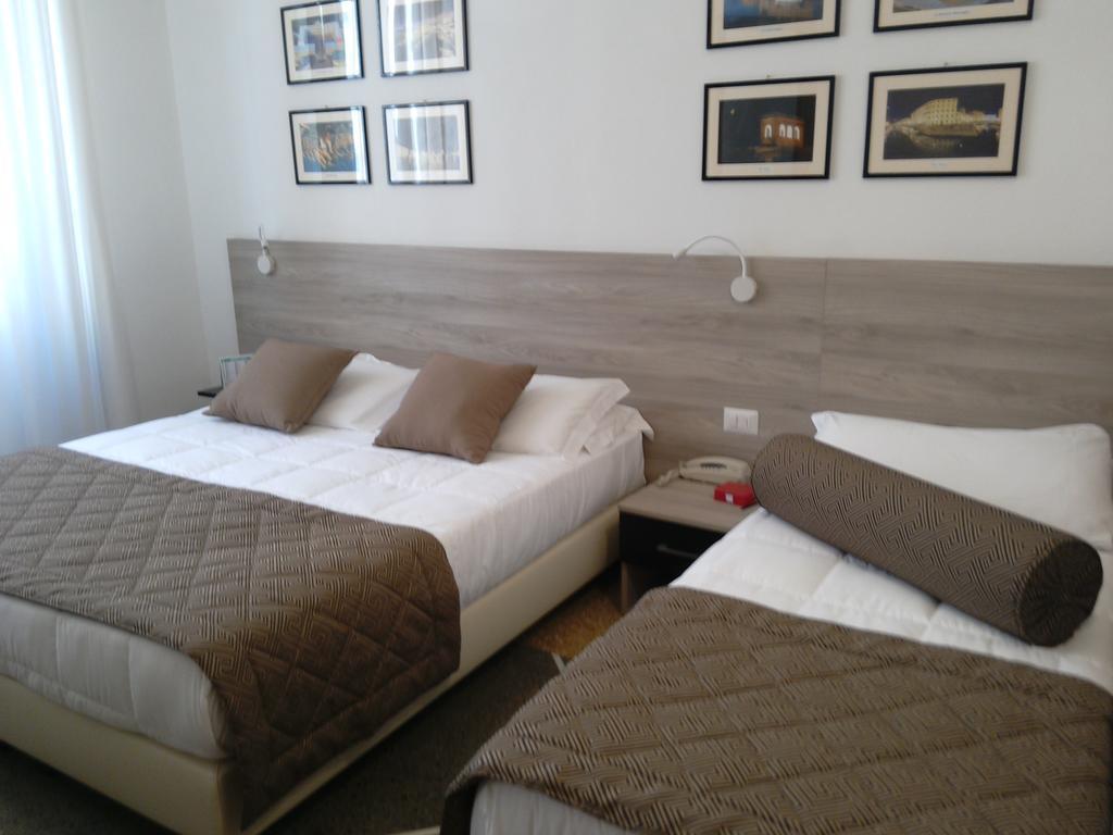 Hotel Citta' Livorno Esterno foto