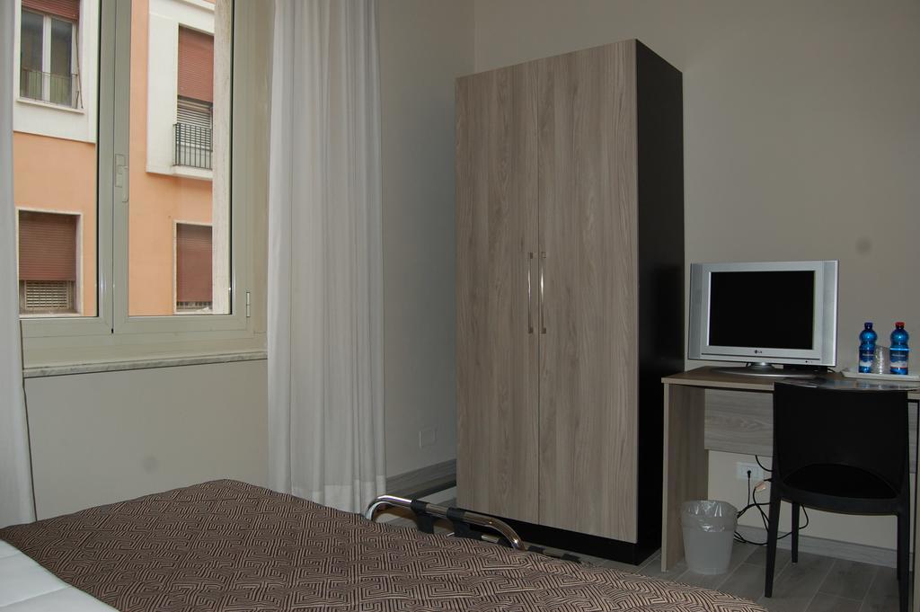 Hotel Citta' Livorno Esterno foto